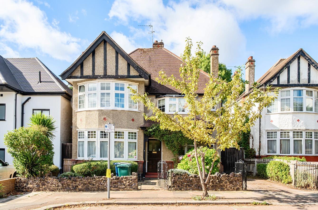 Lawrence Court, Mill Hill, NW7, London